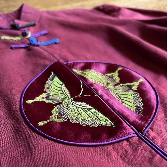 Butterfly Linen Tunic, Handmade Jacket with Frog Closures, Silk Appliqué - Picture 2 of 10